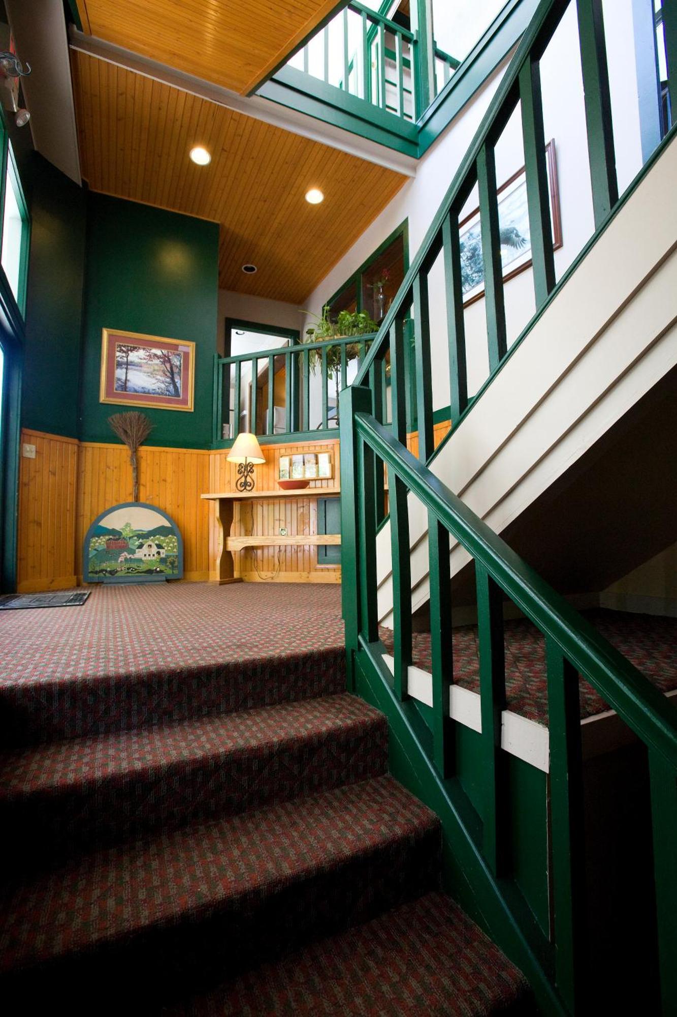 Highland Lake Inn & Resort - Flat Rock Exterior photo